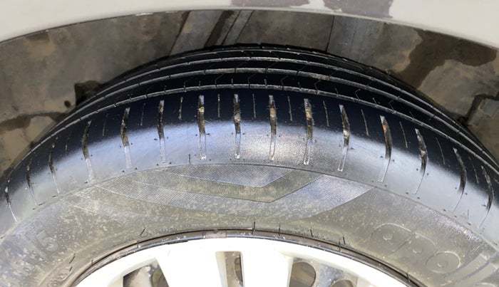 2016 Honda City 1.5L I-VTEC SV, Petrol, Manual, 1,09,591 km, Left Rear Tyre Tread