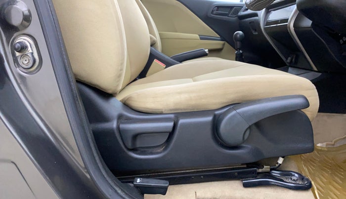 2016 Honda City 1.5L I-VTEC SV, Petrol, Manual, 1,09,591 km, Driver Side Adjustment Panel
