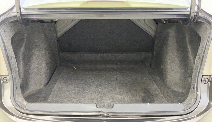 2016 Honda City 1.5L I-VTEC SV, Petrol, Manual, 1,09,591 km, Boot Inside