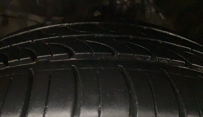 2016 Honda City 1.5L I-VTEC VX CVT, Petrol, Automatic, 1,47,331 km, Left Front Tyre Tread