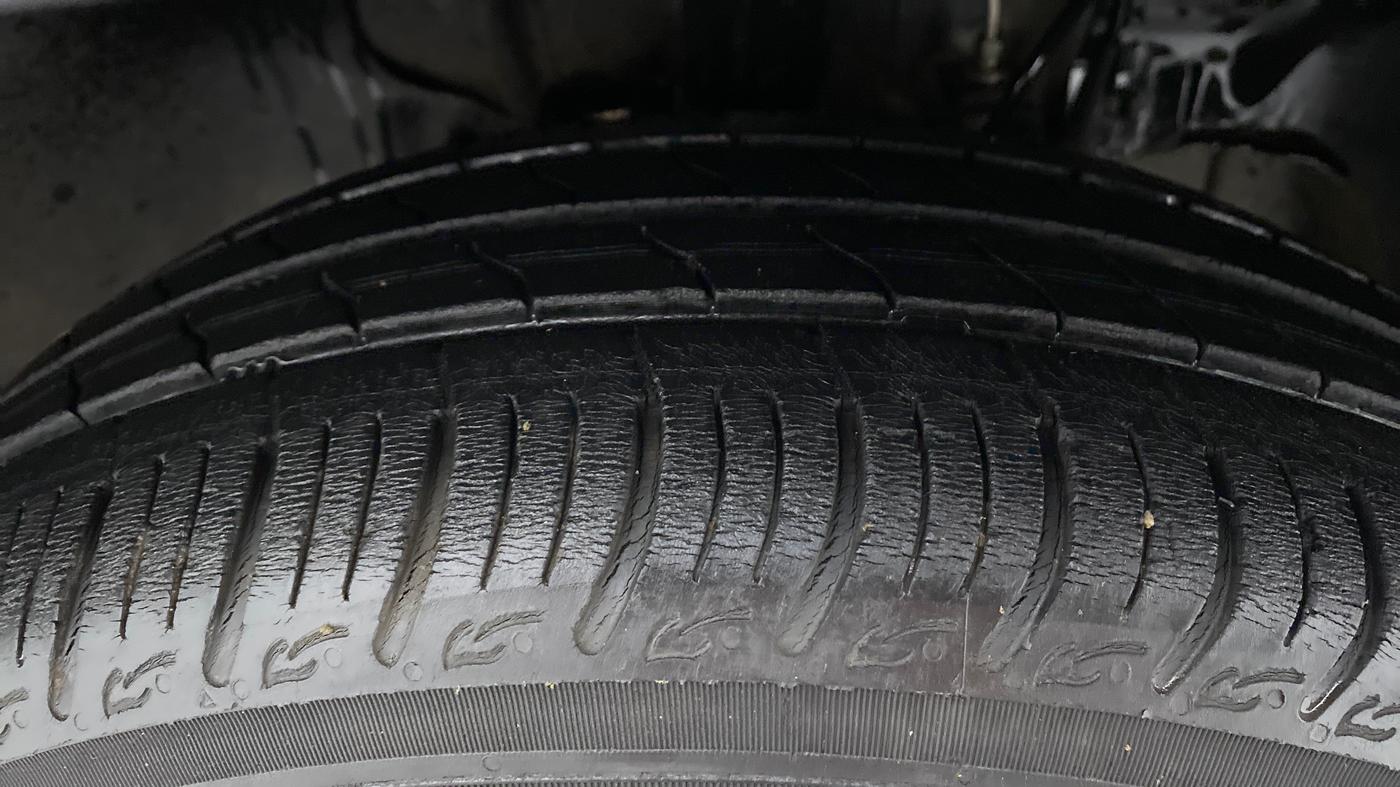 2019 Tata TIGOR XZ 1.2 REVOTRON, Petrol, Manual, 10,370 km, Right Front Tyre Tread