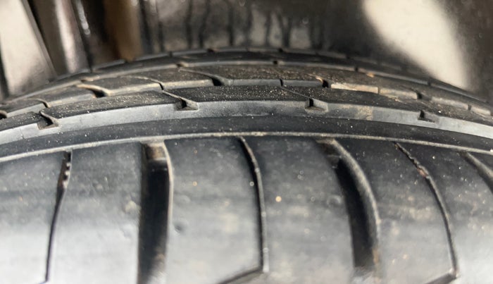 2021 Maruti S Cross ALPHA 1.5, Petrol, Manual, 48,357 km, Right Rear Tyre Tread