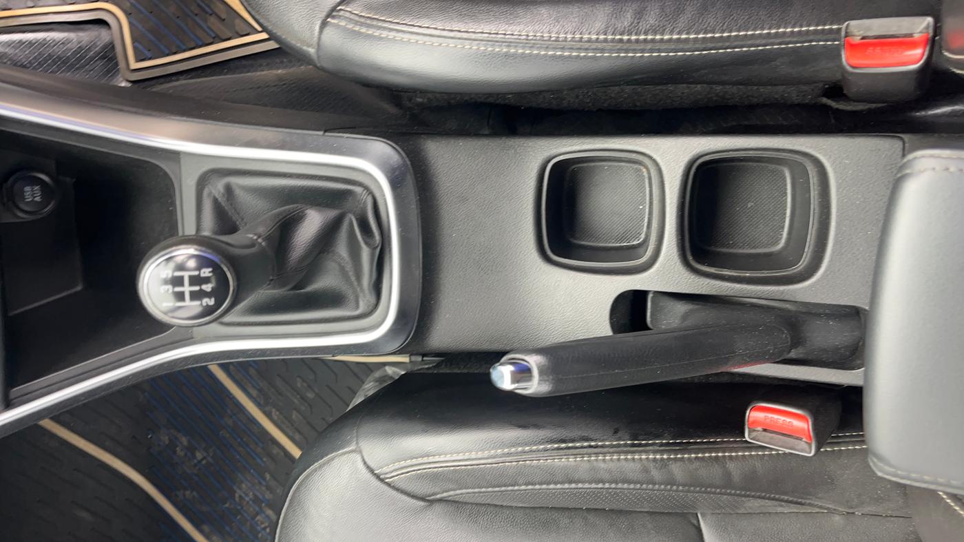 2021 Maruti S Cross ALPHA 1.5, Petrol, Manual, 48,357 km, Gear Lever