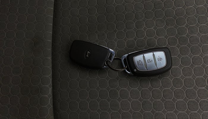 2017 Hyundai Elite i20 ASTA 1.2 (O), Petrol, Manual, 65,676 km, Key Close Up