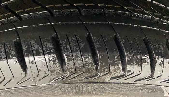 2017 Hyundai Elite i20 ASTA 1.2 (O), Petrol, Manual, 65,676 km, Left Rear Tyre Tread