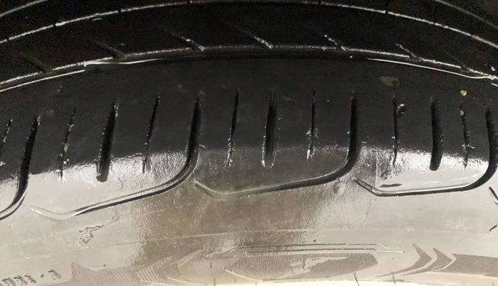 2017 Hyundai Elite i20 ASTA 1.2 (O), Petrol, Manual, 65,676 km, Left Front Tyre Tread