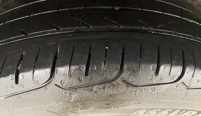 2017 Hyundai Elite i20 ASTA 1.2 (O), Petrol, Manual, 65,676 km, Right Rear Tyre Tread