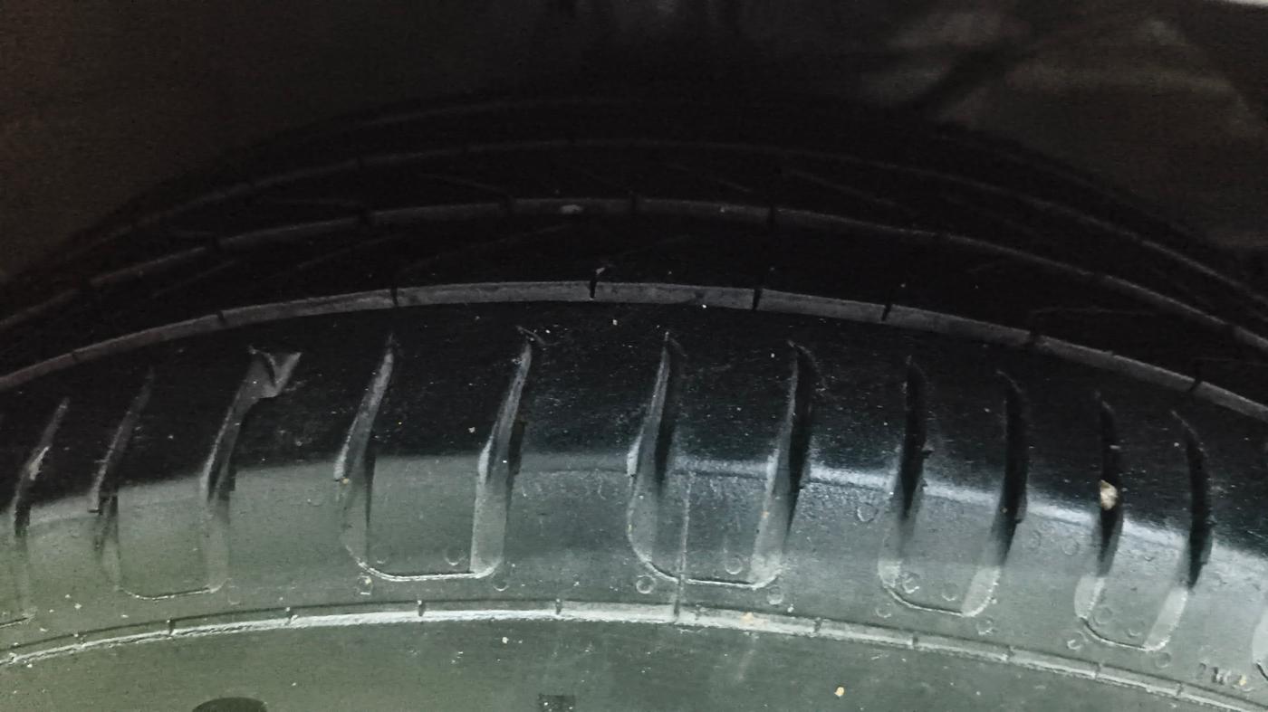 2021 Maruti Ertiga ZXI+ SHVS, Petrol, Manual, 63,824 km, Right Front Tyre Tread