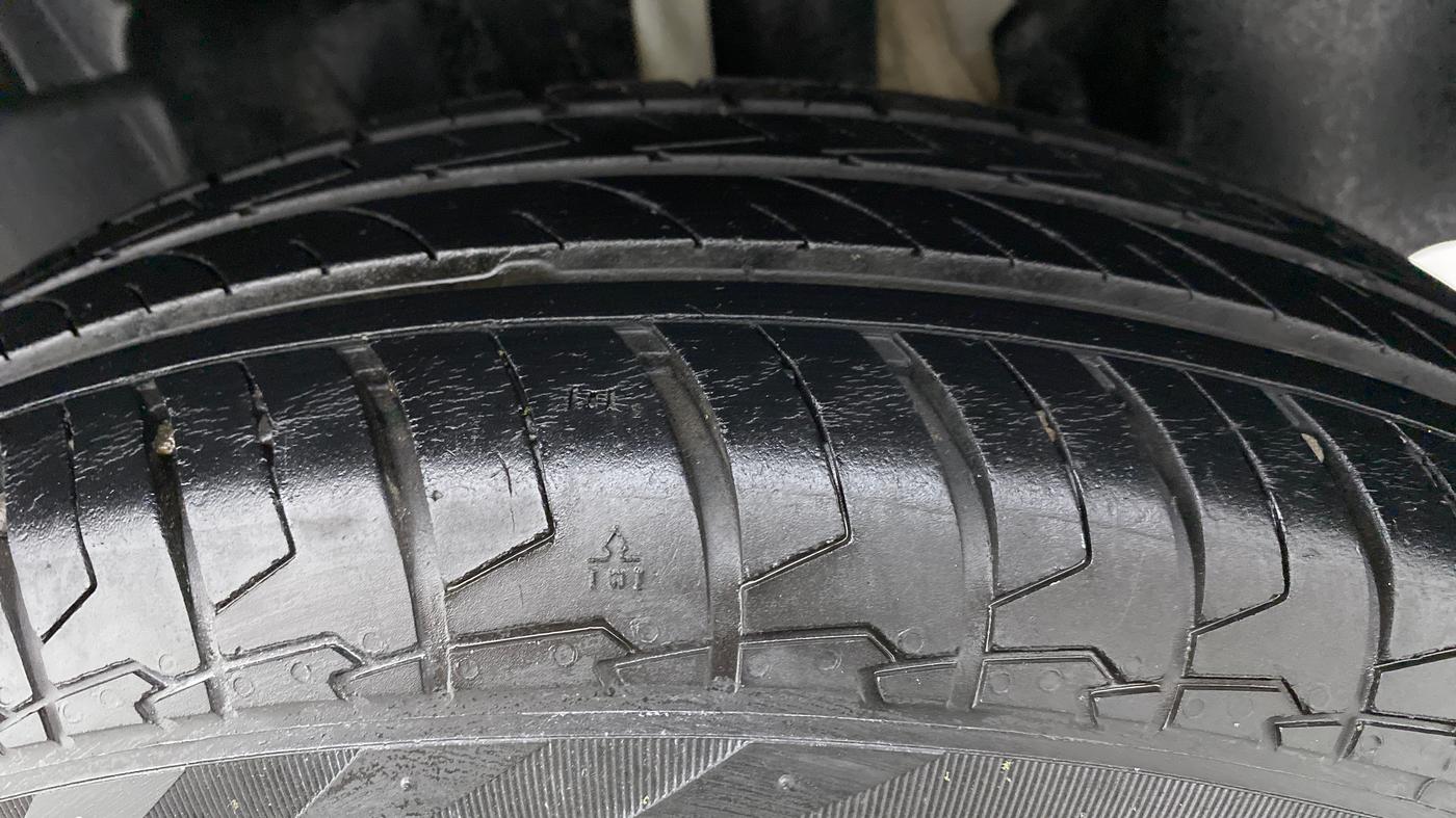 2021 Maruti Swift VXI, Petrol, Manual, 23,941 km, Left Rear Tyre Tread