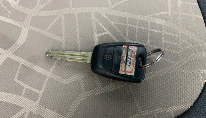 2013 Hyundai Grand i10 MAGNA 1.2 KAPPA VTVT, Petrol, Manual, 61,294 km, Key Close Up