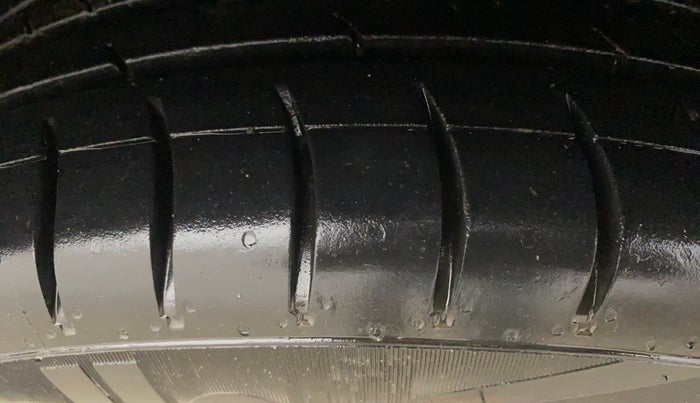 2013 Hyundai Grand i10 MAGNA 1.2 KAPPA VTVT, Petrol, Manual, 61,294 km, Right Front Tyre Tread