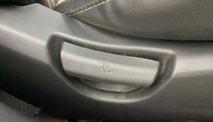 2013 Hyundai Grand i10 MAGNA 1.2 KAPPA VTVT, Petrol, Manual, 61,294 km, Driver Side Adjustment Panel