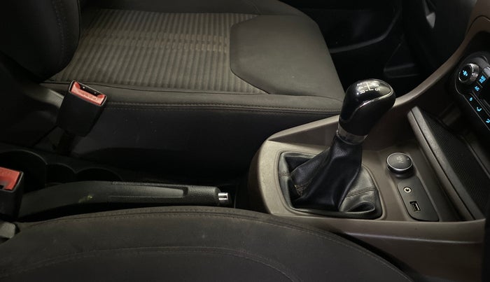 2018 Ford FREESTYLE TITANIUM 1.2 PETROL, Petrol, Manual, 65,836 km, Gear Lever