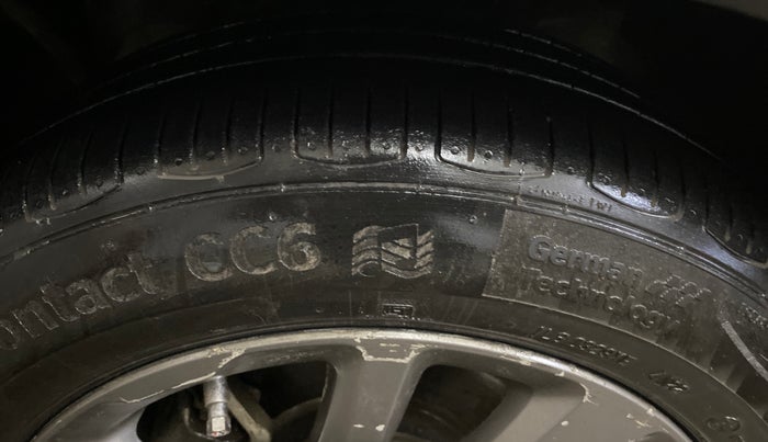 2018 Ford FREESTYLE TITANIUM 1.2 PETROL, Petrol, Manual, 65,836 km, Left Front Tyre Tread