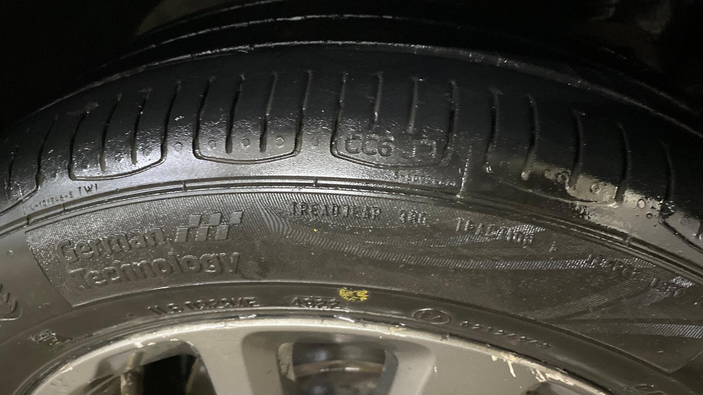 2018 Ford FREESTYLE TITANIUM 1.2 PETROL, Petrol, Manual, 65,836 km, Right Front Tyre Tread