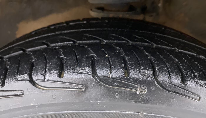 2010 Maruti Alto K10 LXI P, Petrol, Manual, 26,963 km, Left Front Tyre Tread