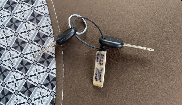 2015 Hyundai Eon MAGNA +, Petrol, Manual, 1,20,716 km, Key Close Up