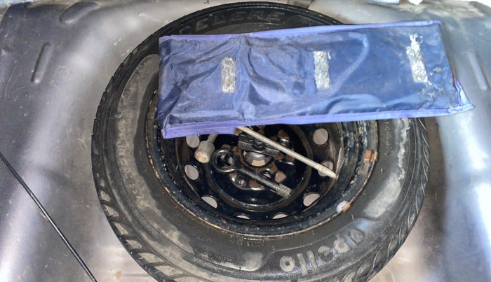 2015 Hyundai Eon MAGNA +, Petrol, Manual, 1,20,716 km, Spare Tyre