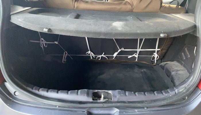 2015 Hyundai Eon MAGNA +, Petrol, Manual, 1,20,716 km, Boot Inside