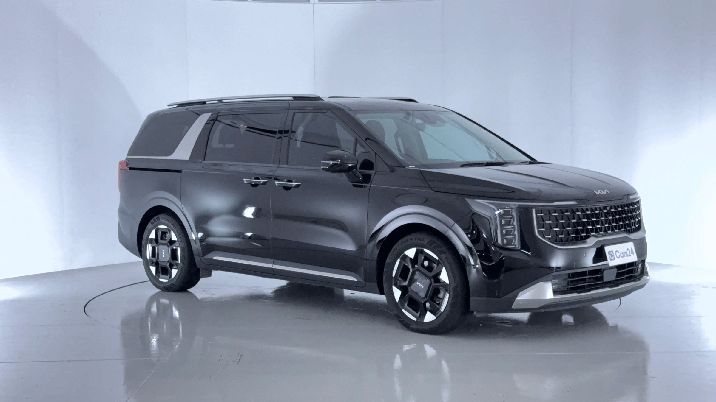 Kia Carnival image