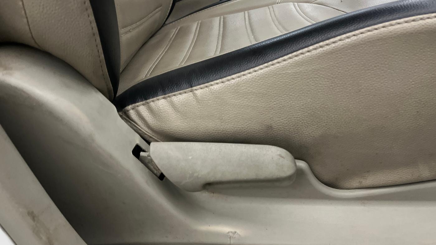 2017 Maruti Celerio VXI CNG, CNG, Manual, 87,615 km, Driver Side Adjustment Panel