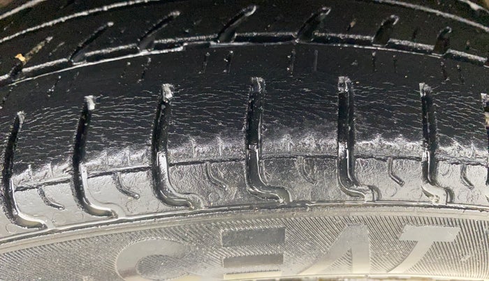 2015 Maruti Wagon R 1.0 VXI, Petrol, Manual, 72,050 km, Left Rear Tyre Tread