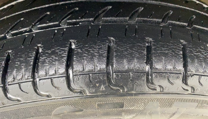 2015 Maruti Wagon R 1.0 VXI, Petrol, Manual, 72,050 km, Right Front Tyre Tread