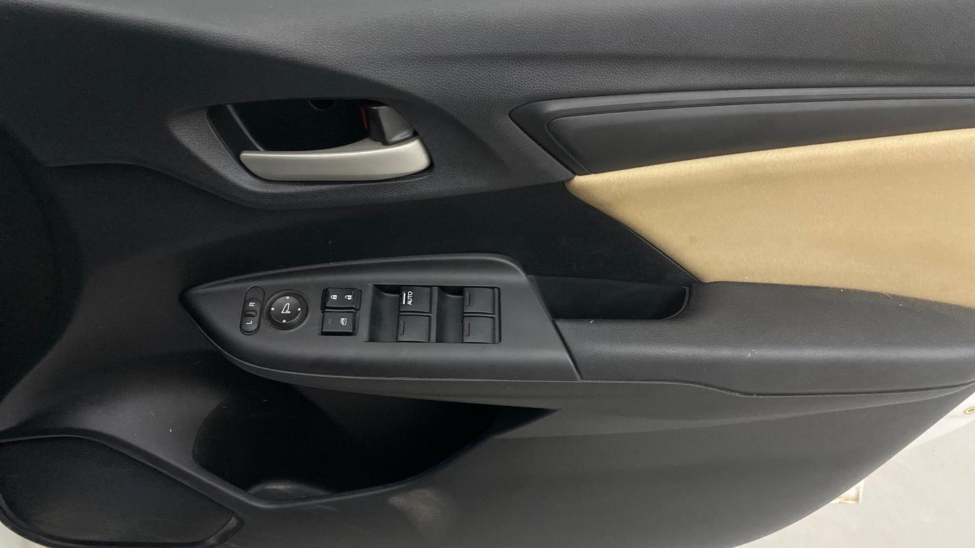 2022 Honda Jazz 1.2L I-VTEC V CVT, Petrol, Automatic, 51,016 km, Driver Side Door Panels Control