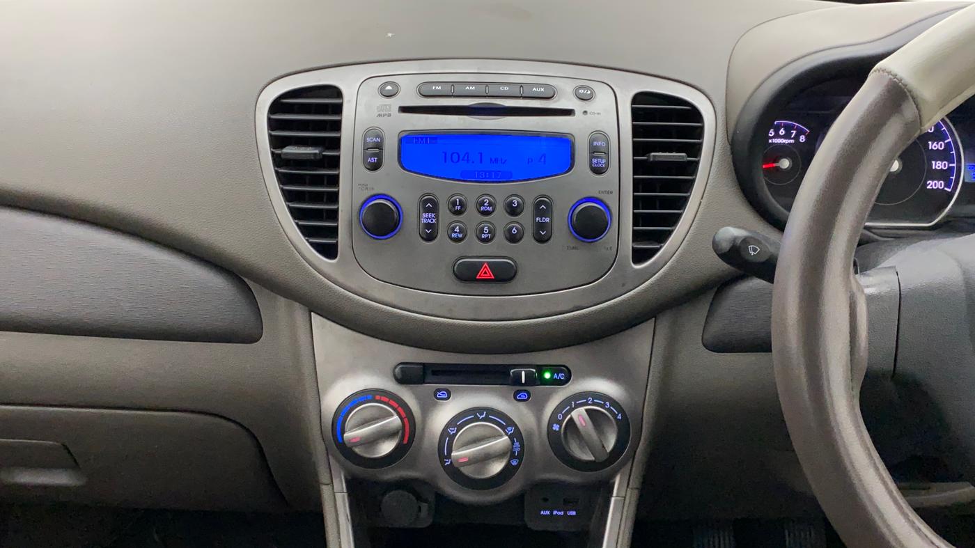 2015 Hyundai i10 SPORTZ 1.1, Petrol, Manual, 58,255 km, Air Conditioner