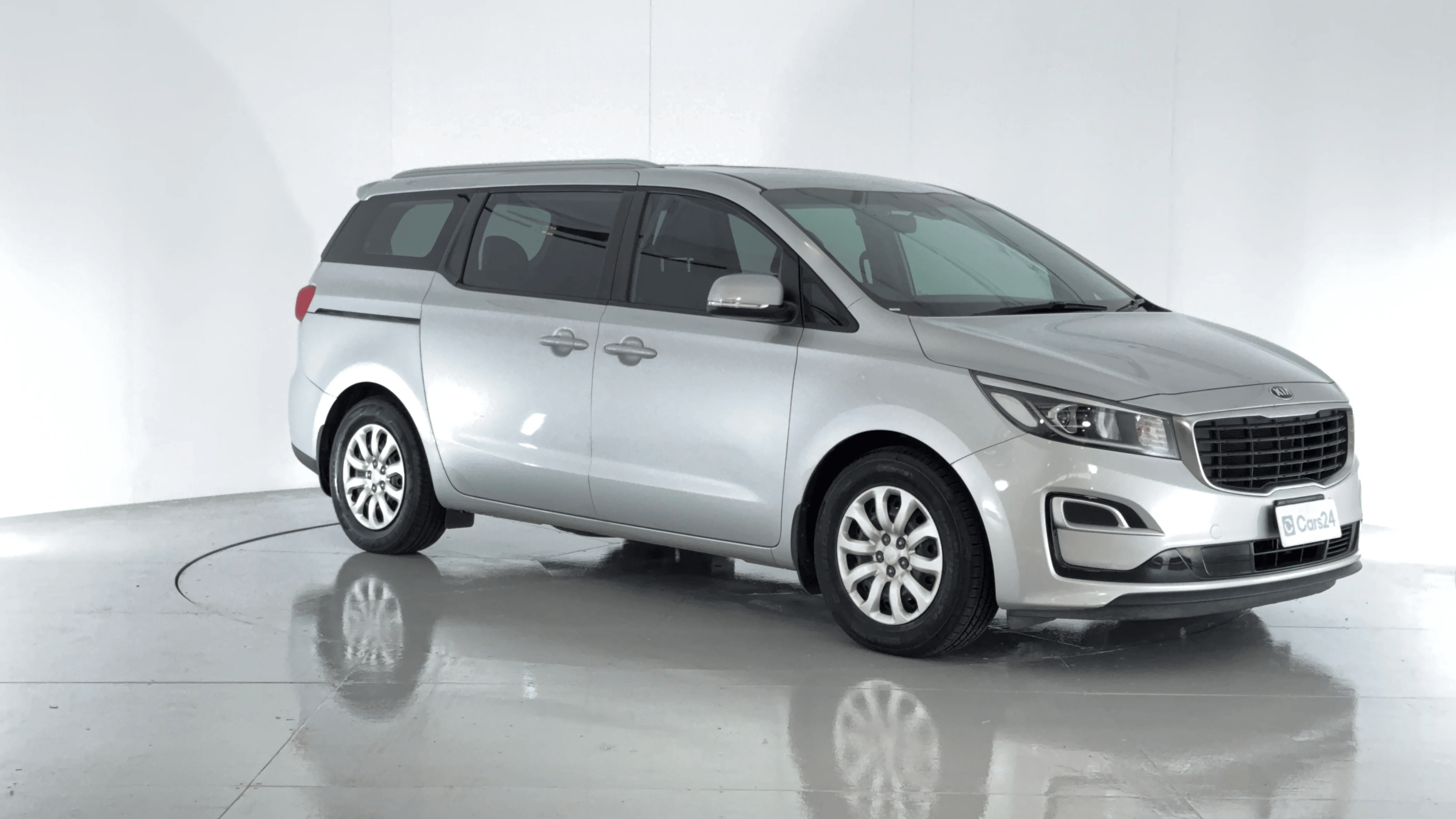 Kia Carnival image