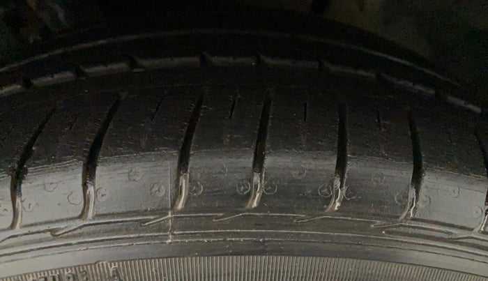 2018 Ford FREESTYLE TREND PLUS 1.2 PETROL, Petrol, Manual, 34,345 km, Left Front Tyre Tread
