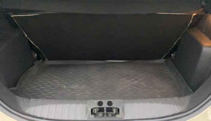 2018 Ford FREESTYLE TREND PLUS 1.2 PETROL, Petrol, Manual, 34,345 km, Boot Inside