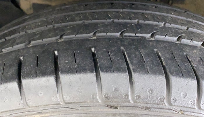 2019 KIA SELTOS HTE 1.5 DIESEL, Diesel, Manual, 39,138 km, Left Front Tyre Tread