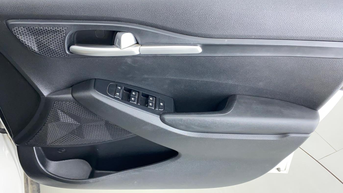 2019 KIA SELTOS HTE 1.5 DIESEL, Diesel, Manual, 39,138 km, Driver Side Door Panels Control