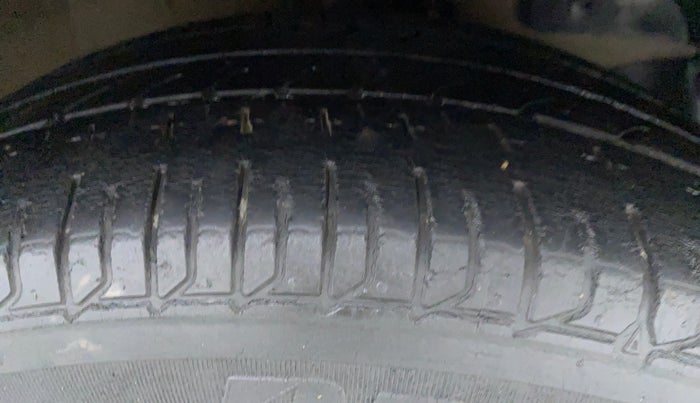 2014 Honda Mobilio 1.5 S I VTEC, Petrol, Manual, 49,629 km, Right Front Tyre Tread