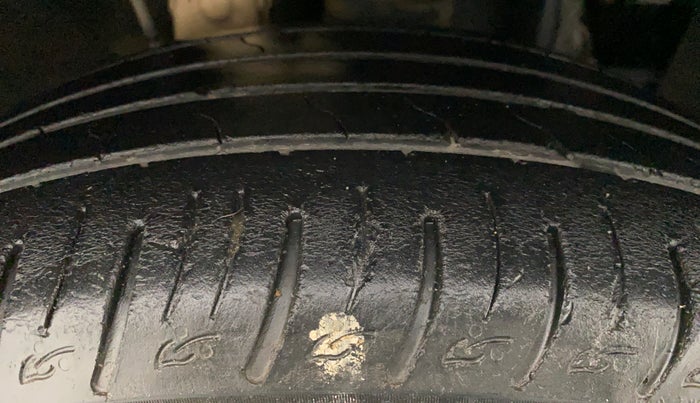 2018 Mahindra MARAZZO M2 8 STR, Diesel, Manual, 58,677 km, Right Front Tyre Tread