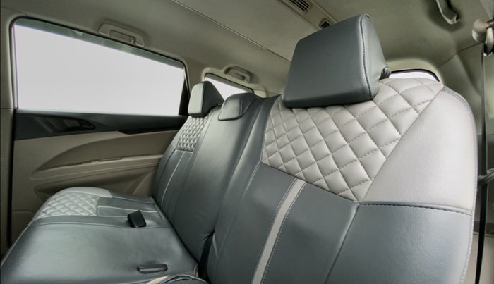 2018 Mahindra MARAZZO M2 8 STR, Diesel, Manual, 58,677 km, Right Side Rear Door Cabin