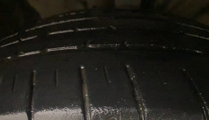 2021 KIA SELTOS GTX PLUS DCT 1.4 PETROL, Petrol, Automatic, 30,505 km, Right Front Tyre Tread