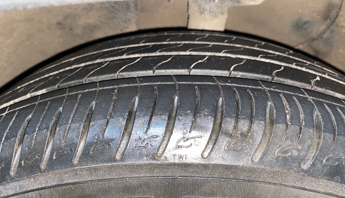 2021 KIA SONET HTK 1.2, Petrol, Manual, 34,904 km, Left Front Tyre Tread