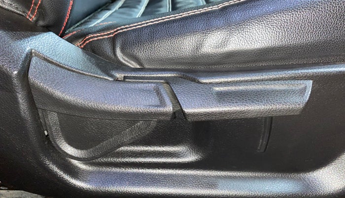 2021 KIA SONET HTK 1.2, Petrol, Manual, 34,904 km, Driver Side Adjustment Panel