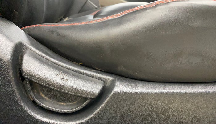 2017 Hyundai Grand i10 SPORTZ (O) 1.2 U2 CRDI, Diesel, Manual, 1,44,028 km, Driver Side Adjustment Panel