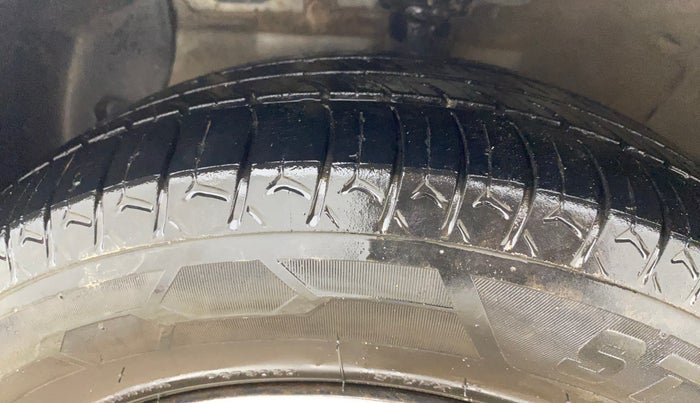 2017 Hyundai Grand i10 SPORTZ (O) 1.2 U2 CRDI, Diesel, Manual, 1,44,028 km, Left Front Tyre Tread