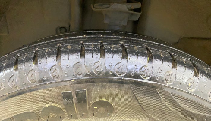 2020 Renault Kwid RXL, Petrol, Manual, 22,744 km, Left Front Tyre Tread