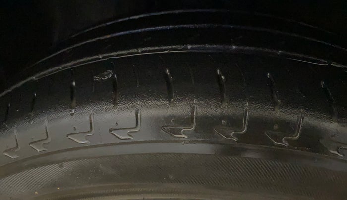 2018 Maruti IGNIS DELTA 1.2 AMT, Petrol, Automatic, 58,306 km, Left Front Tyre Tread