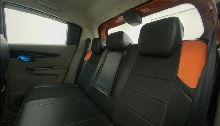 2016 Mahindra Kuv100 K8 D 6 STR, Diesel, Manual, 22,421 km, Right Side Rear Door Cabin
