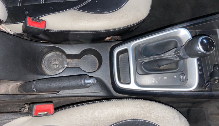 2019 Hyundai VENUE SX PLUS 1.0 TURBO DCT, Petrol, Automatic, 65,357 km, Gear Lever