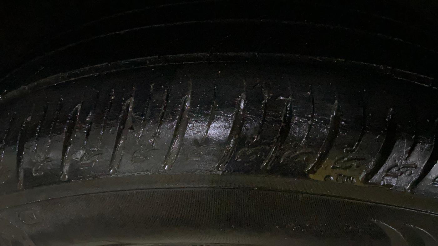 2019 Hyundai VENUE SX PLUS 1.0 TURBO DCT, Petrol, Automatic, 63,902 km, Right Front Tyre Tread