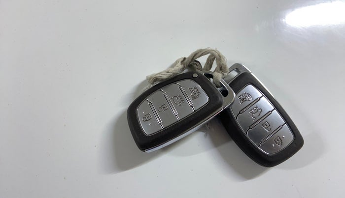 2019 Hyundai VENUE SX PLUS 1.0 TURBO DCT, Petrol, Automatic, 65,357 km, Key Close Up