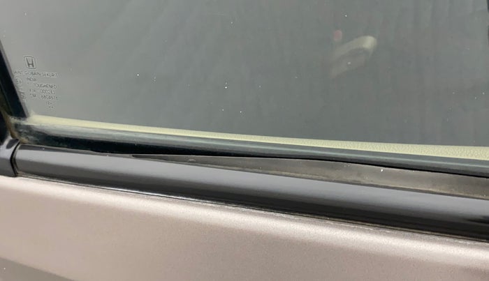 2013 Honda Brio EX MT, Petrol, Manual, 39,892 km, Right rear door - Weather strip has minor damage