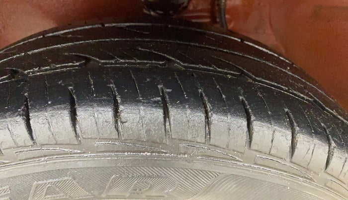 2017 Maruti Alto 800 LXI, Petrol, Manual, 69,644 km, Left Front Tyre Tread